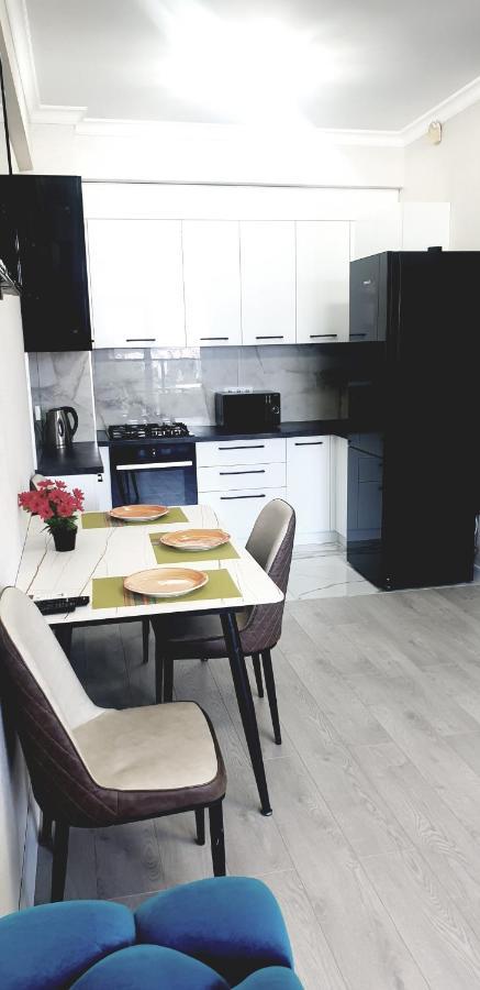 Oasis Premium Class 1Bd Apartment With Living Room Kisinyov Kültér fotó